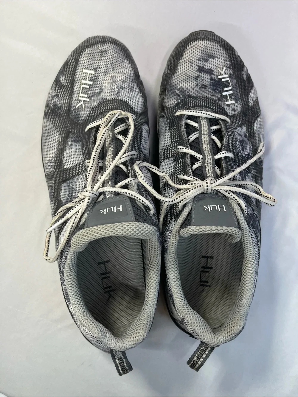 Huk Attack Performance Fishing Shoes Boat Water Sneakers Grey White Camo - 13